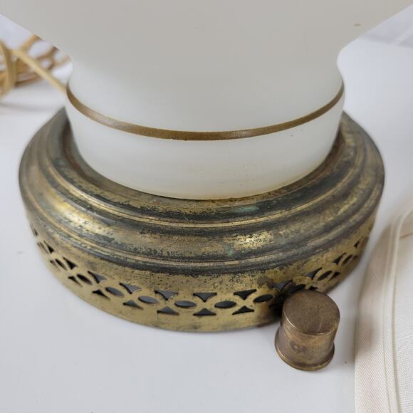 Vintage Stiffel Table Lamp White Porcelain Gold Leaf MCM Retro Hollywood Regency - Picture 15 of 16